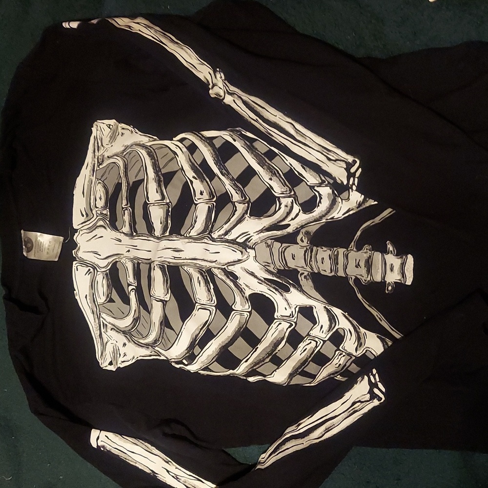 Retro halloween!¡ high quality print. Vintage tags. Skeleton l/s tee